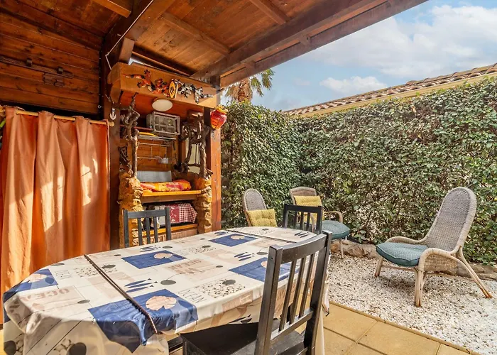Avec Jardin Et Piscine Appartamento